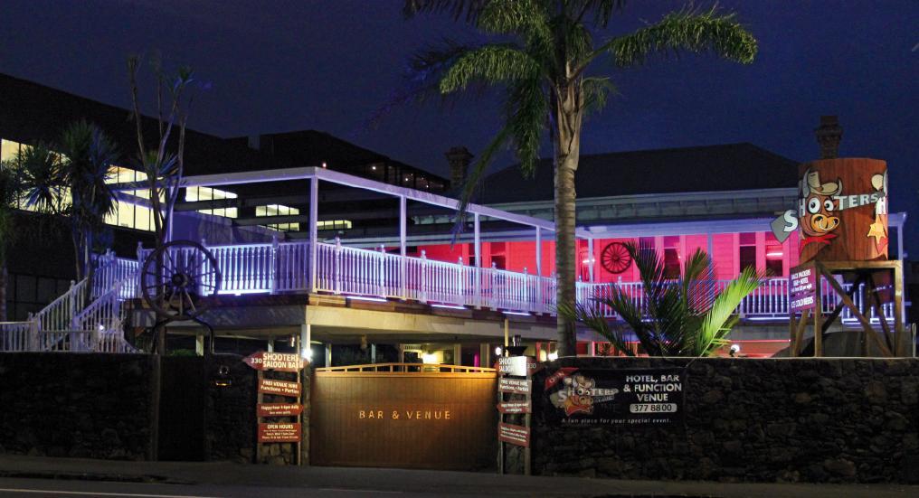 Shooters Saloon Hotel & Cabins Auckland Exteriör bild
