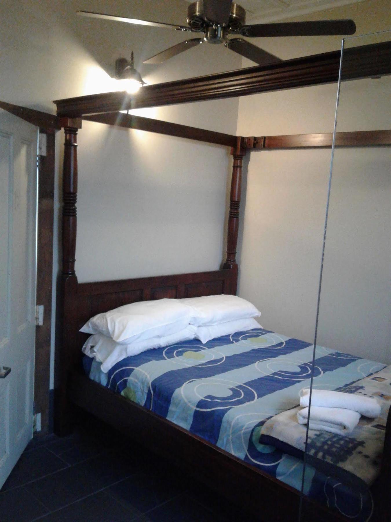 Shooters Saloon Hotel & Cabins Auckland Exteriör bild
