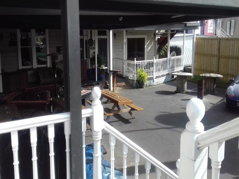 Shooters Saloon Hotel & Cabins Auckland Exteriör bild