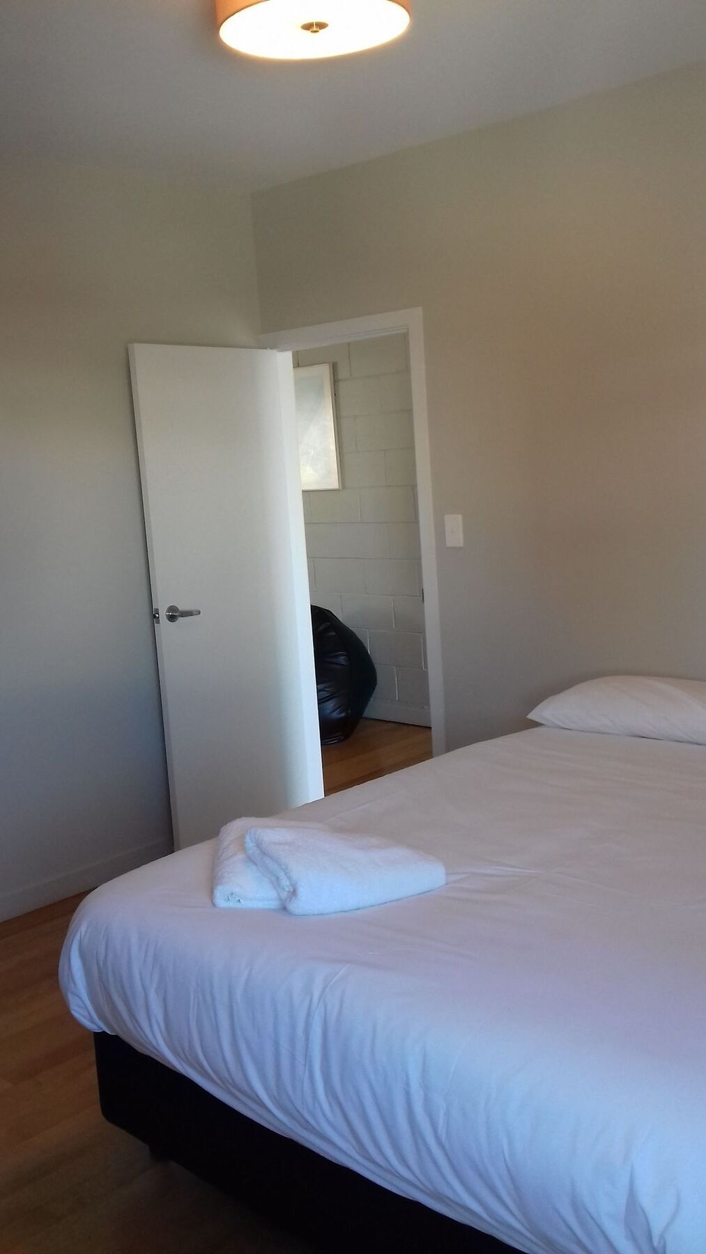 Shooters Saloon Hotel & Cabins Auckland Exteriör bild